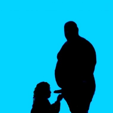 Ich liebe auch Dicke Kr&auml;ftige M&auml;nner sehr . ich lutsche Leidenschaftlich sehr lange bis zum schluss