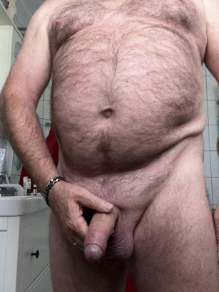 So wie dieser Herr und und weitere Herrn mit Beweis Fotos und ohne Fotos also Anonym bin ich als >>>