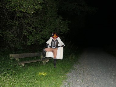 > auch J&auml;ger Jagt H&auml;uschen wo ich an mehreren Holzh&uuml;tte Transe Aufkleber mit Mail Adresse angebracht