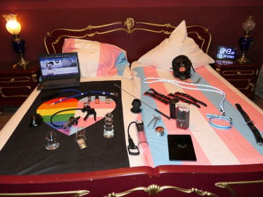 Sowie hier Pr&auml;sentiere immer mit mein Spielsachen mit sichtbaren Digitalen Datum Uhrzeit Hintergrund