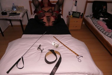 Hier befinde ich mich in ein Pension auch sch&ouml;nen Anonym wo man direkt ungesehen ins Zimmer gelangt